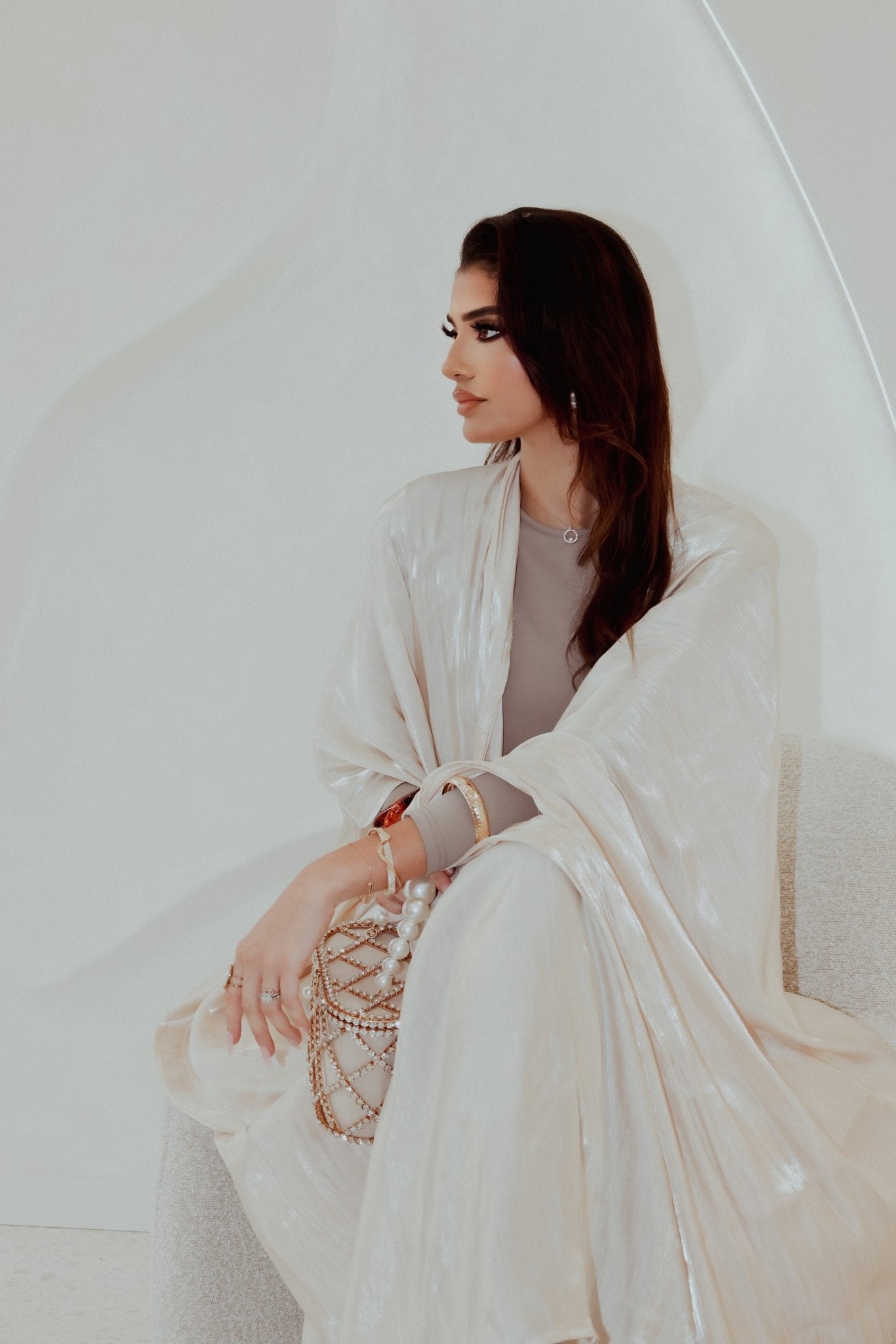 Anāqa - BAYAN Paris